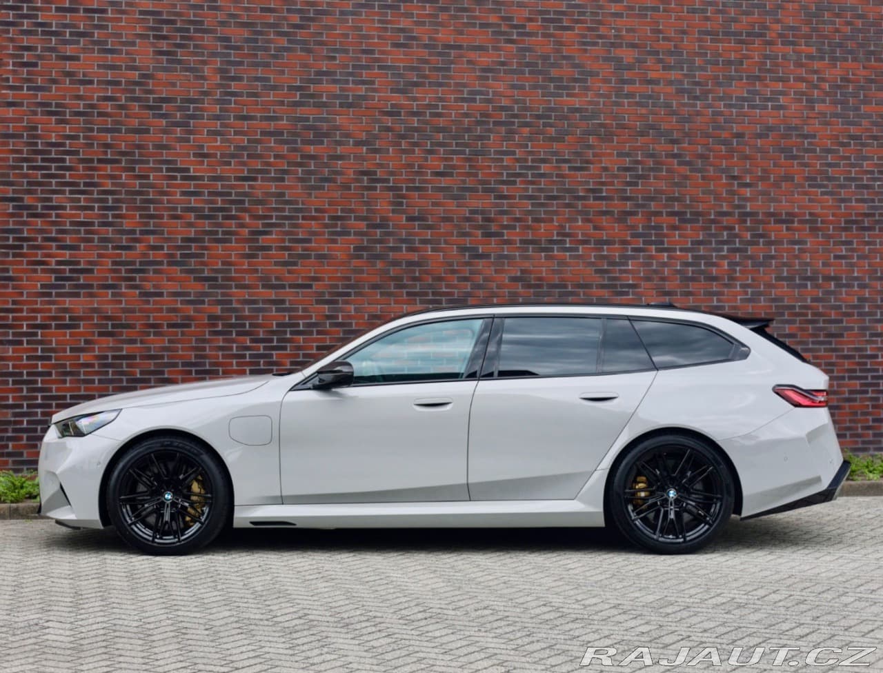 2025 BMW M5 - 12