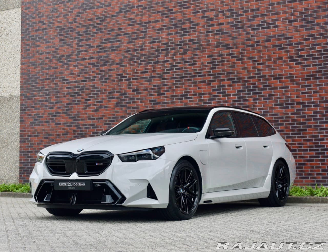 2025 BMW M5 - 13