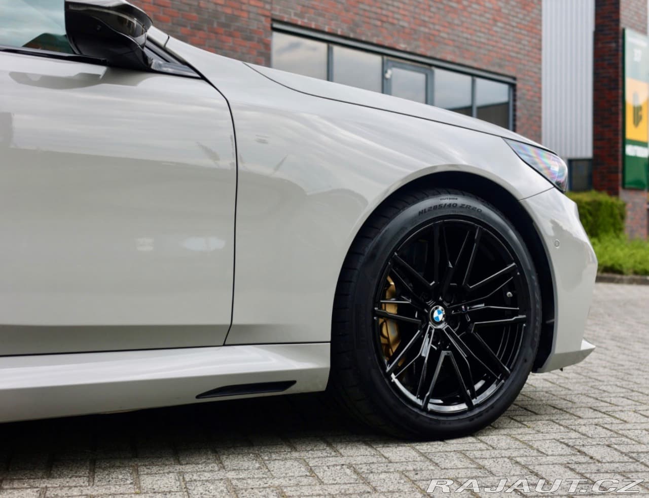 2025 BMW M5 - 16