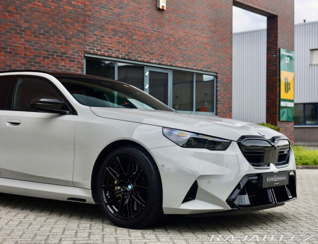 2025 BMW M5 - 5