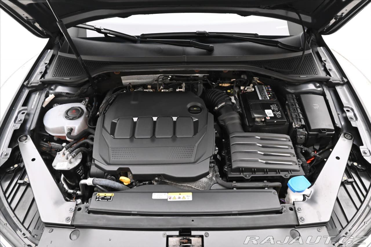 2023 Volkswagen PASSAT - 9