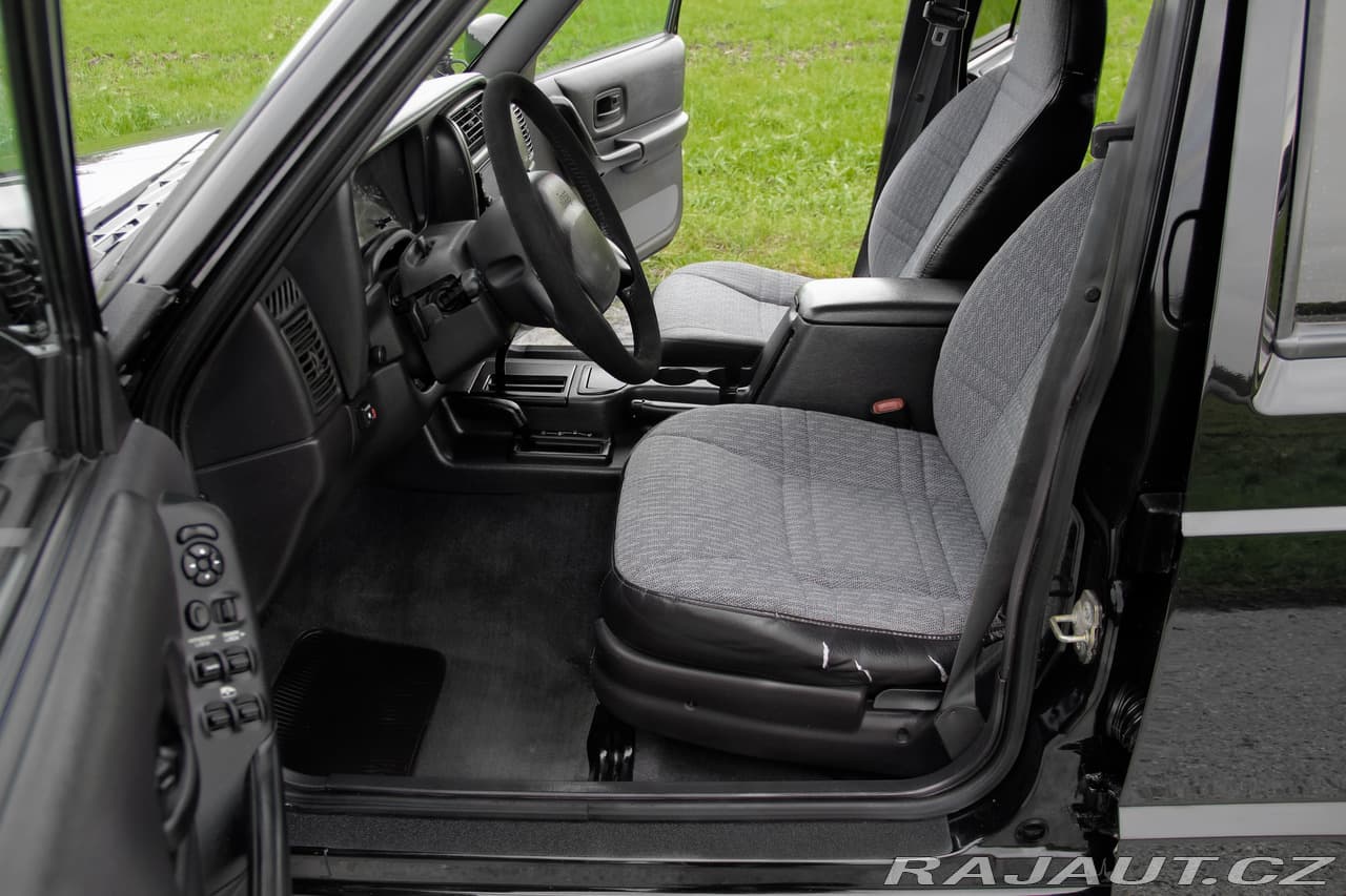 2001 Jeep CHEROKEE - 10