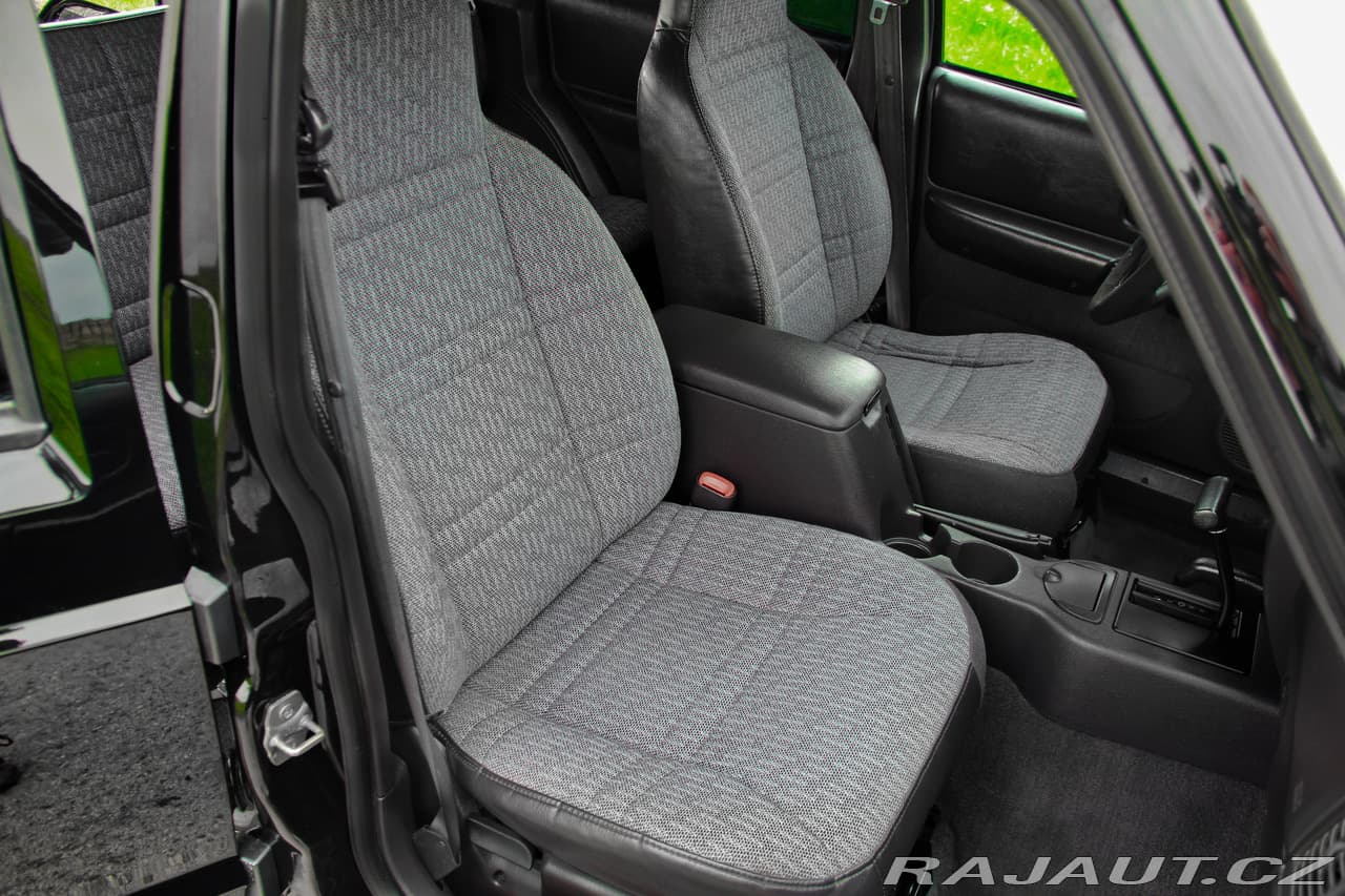 2001 Jeep CHEROKEE - 12