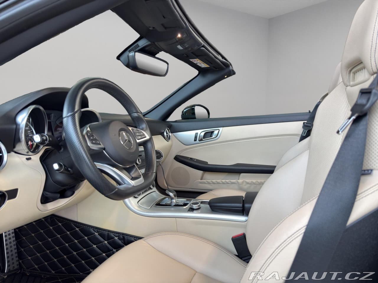 2017 Mercedes-Benz SLC - 10