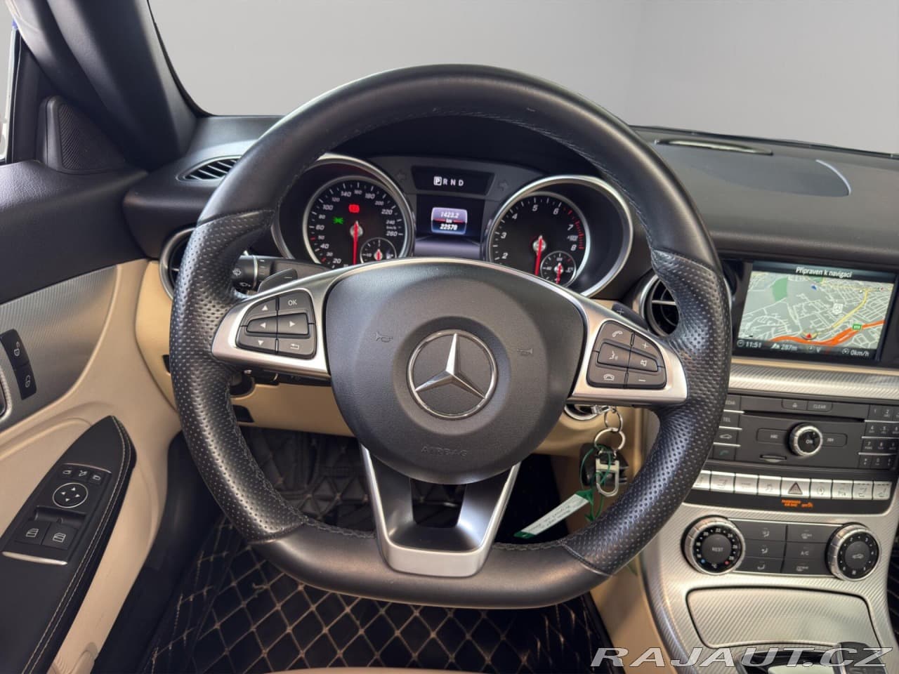 2017 Mercedes-Benz SLC - 11