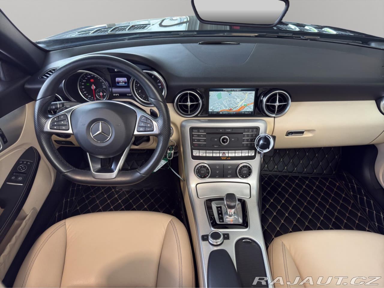 2017 Mercedes-Benz SLC - 14