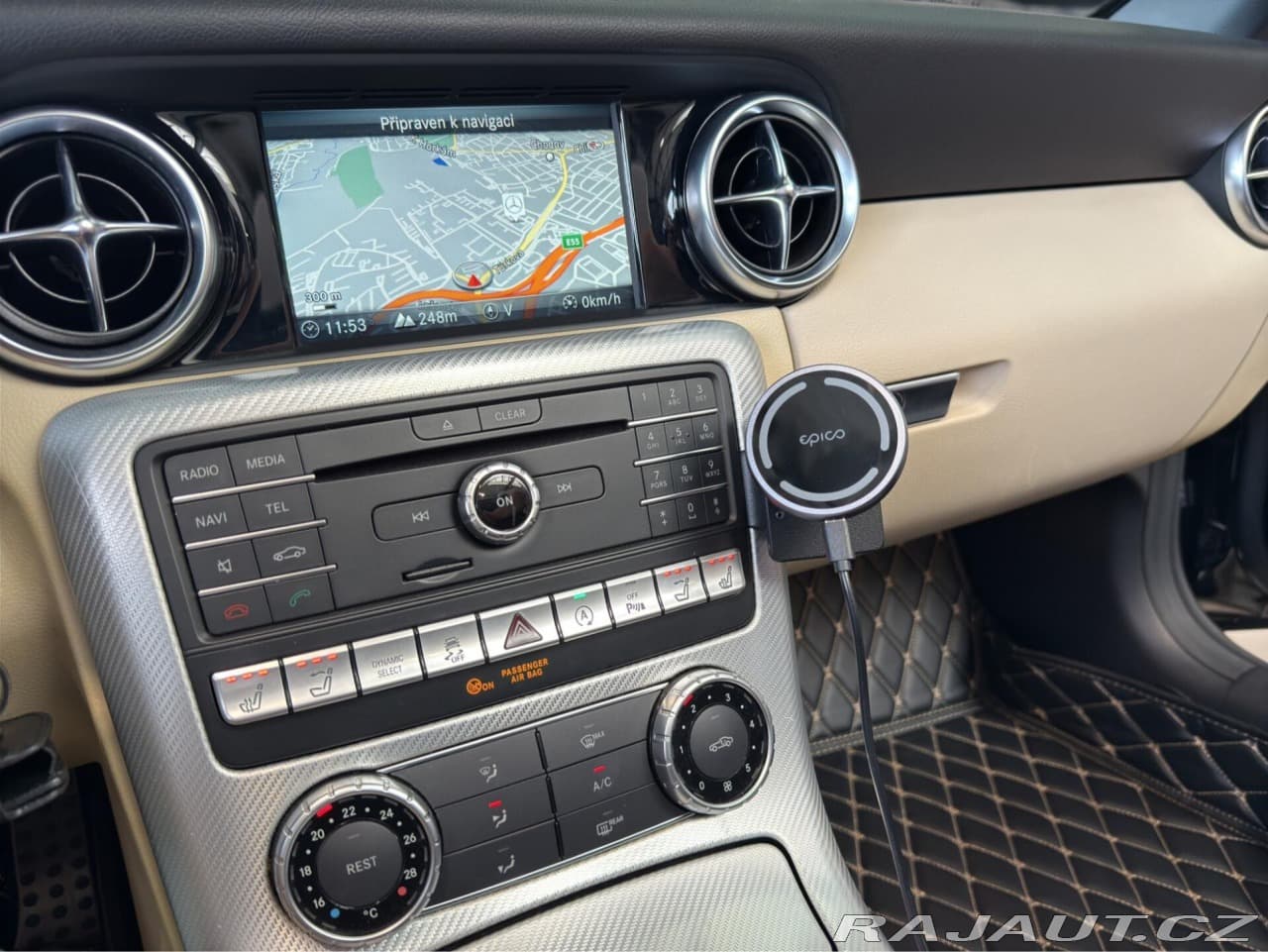 2017 Mercedes-Benz SLC - 15