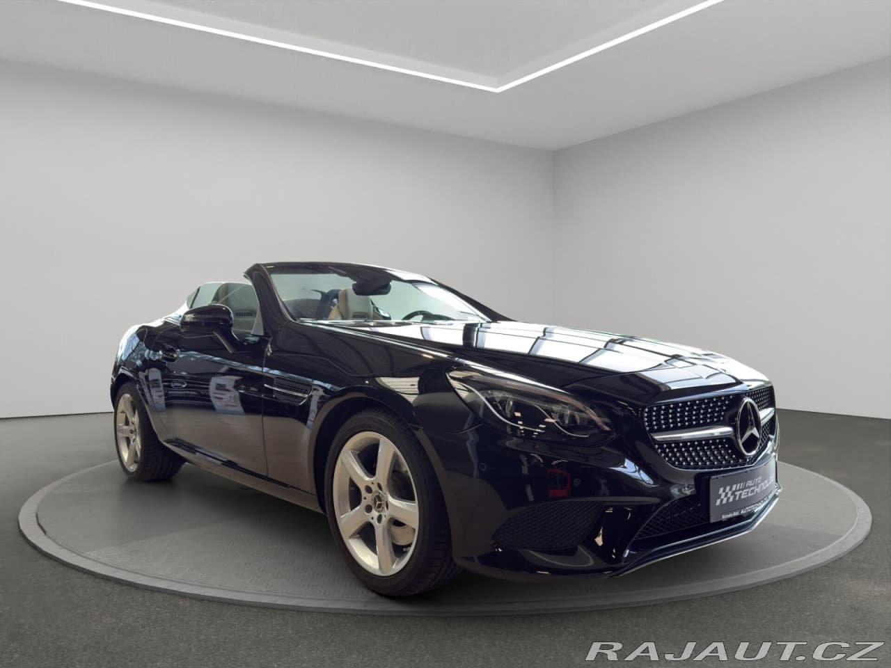 2017 Mercedes-Benz SLC - 3