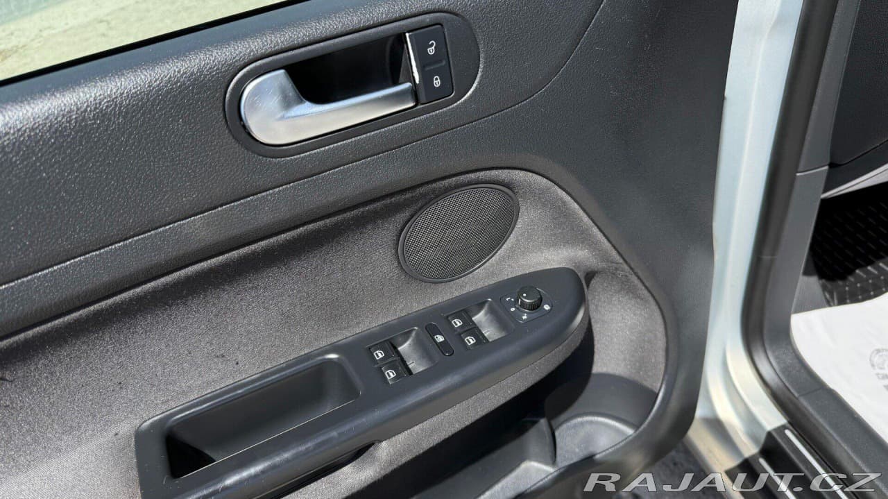 2010 Volkswagen GOLF - 10