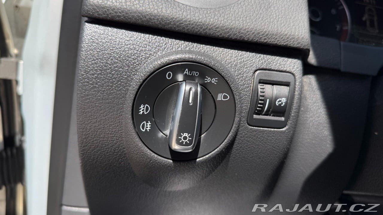 2010 Volkswagen GOLF - 11
