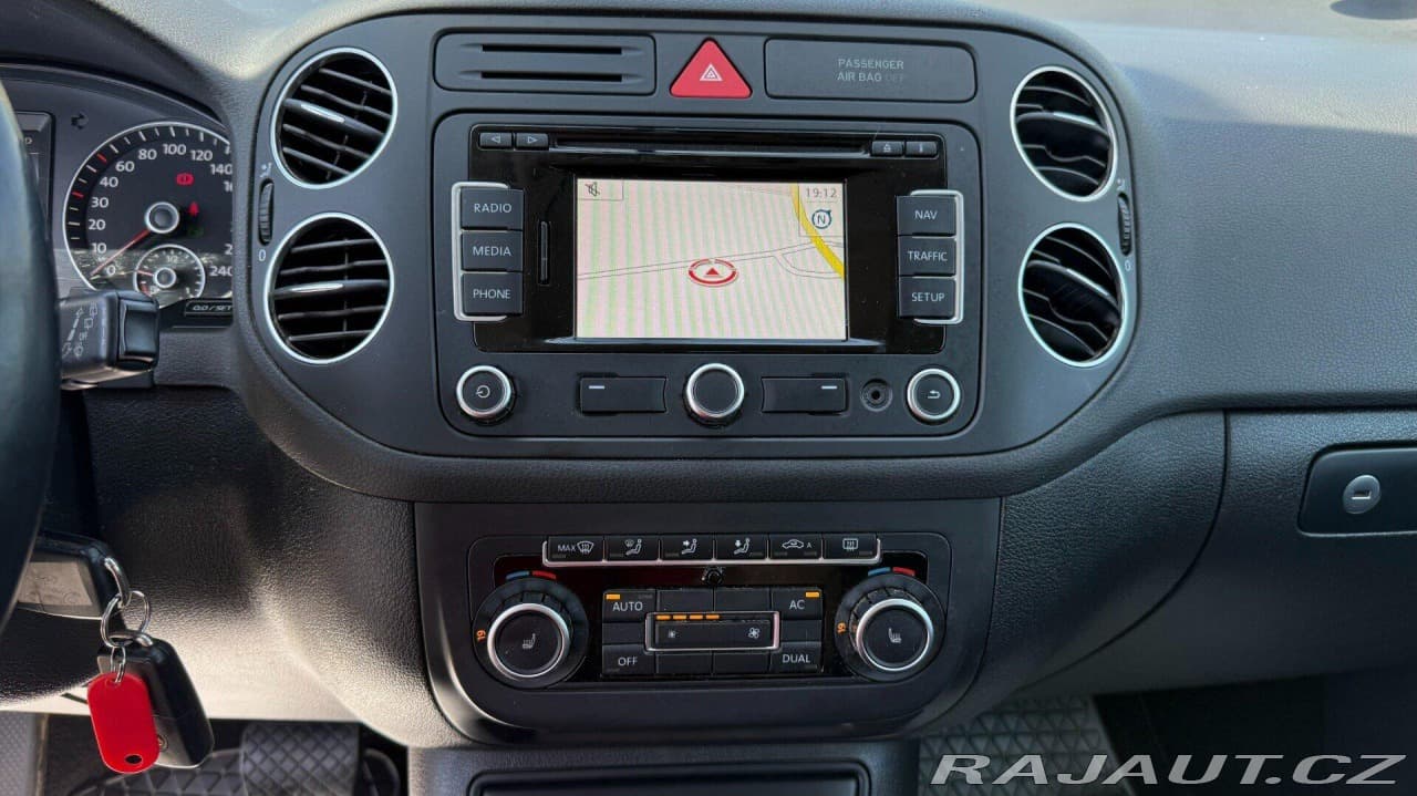 2010 Volkswagen GOLF - 14