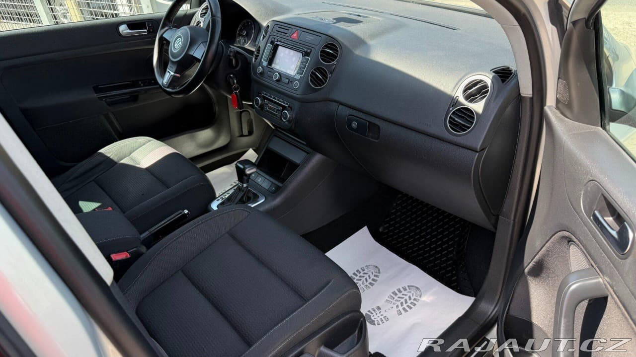 2010 Volkswagen GOLF - 17