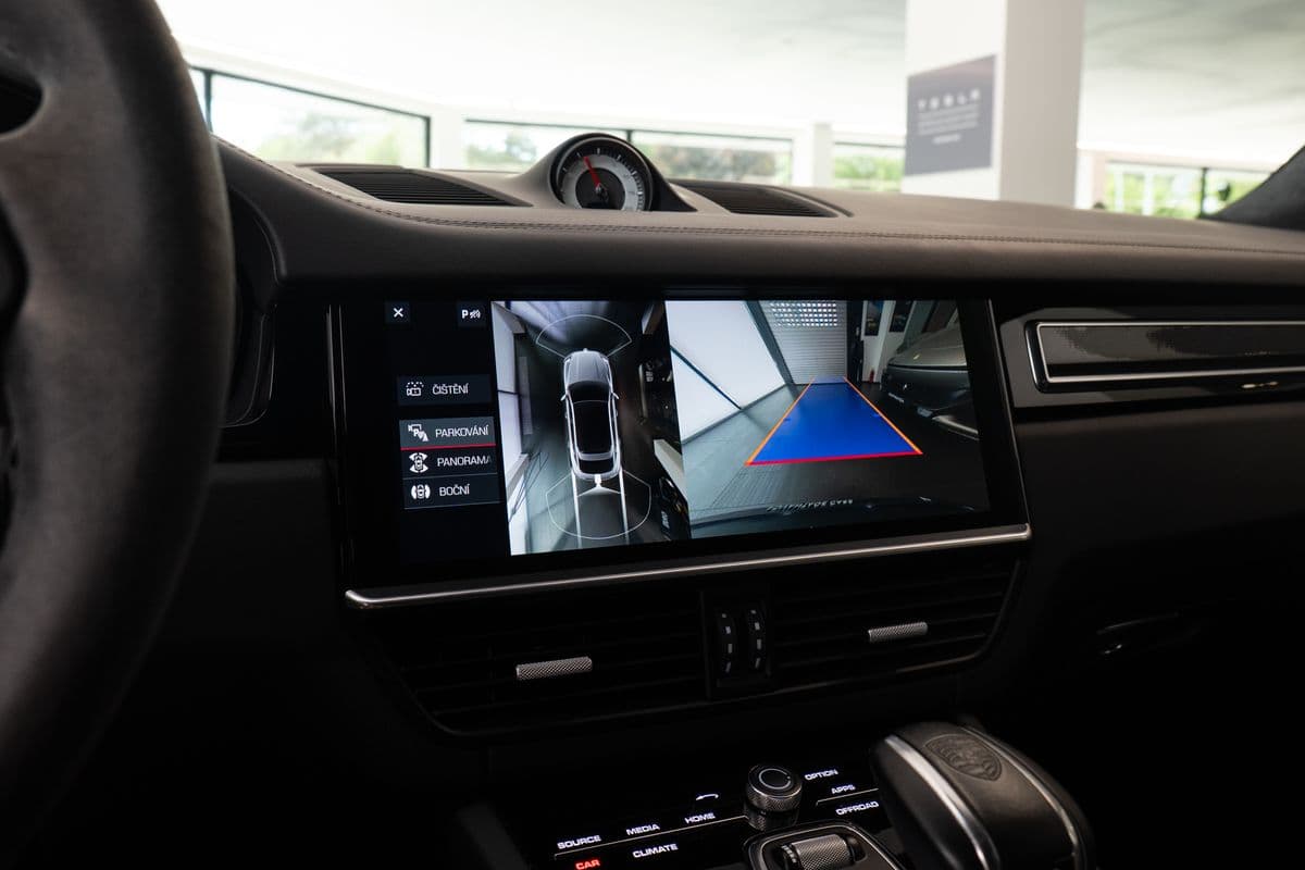 2019 Porsche CAYENNE - 40