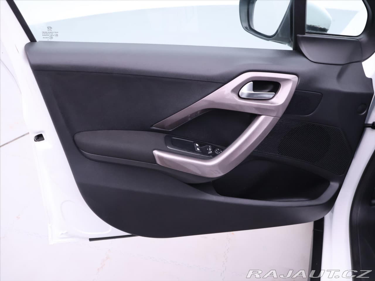 2015 Peugeot 2008 - 31