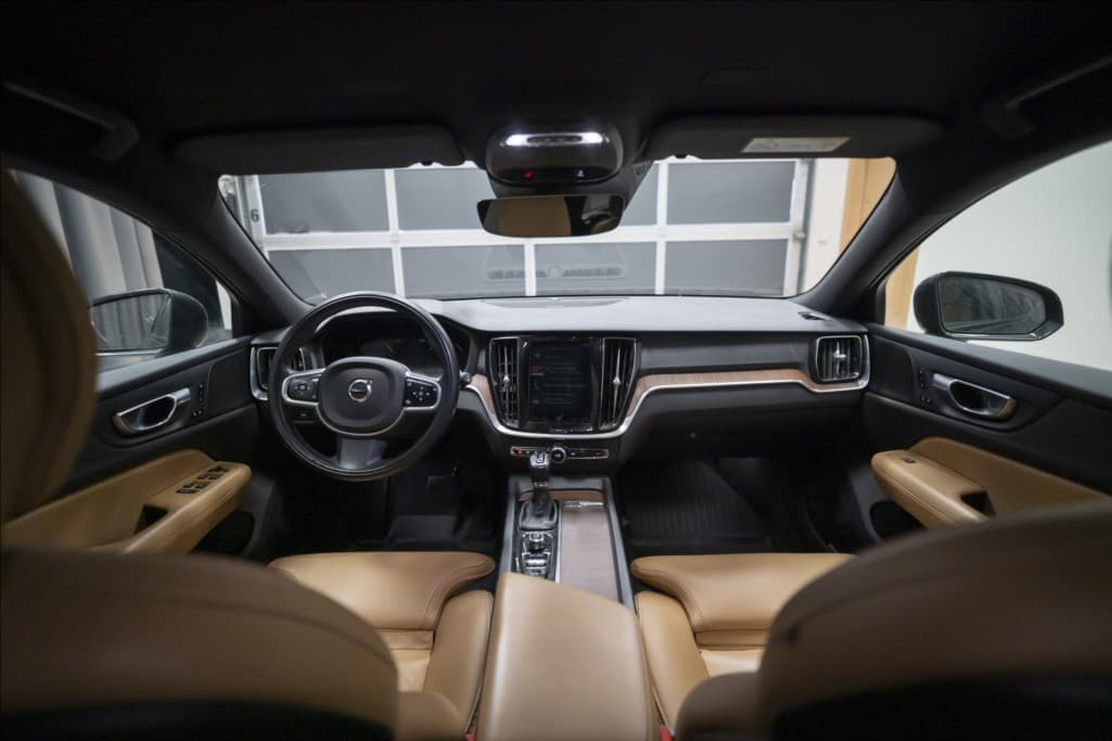 2019 Volvo V60 - 40