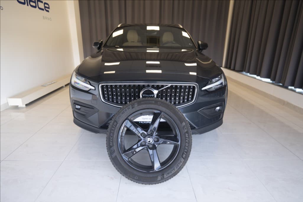 2019 Volvo V60 - 4
