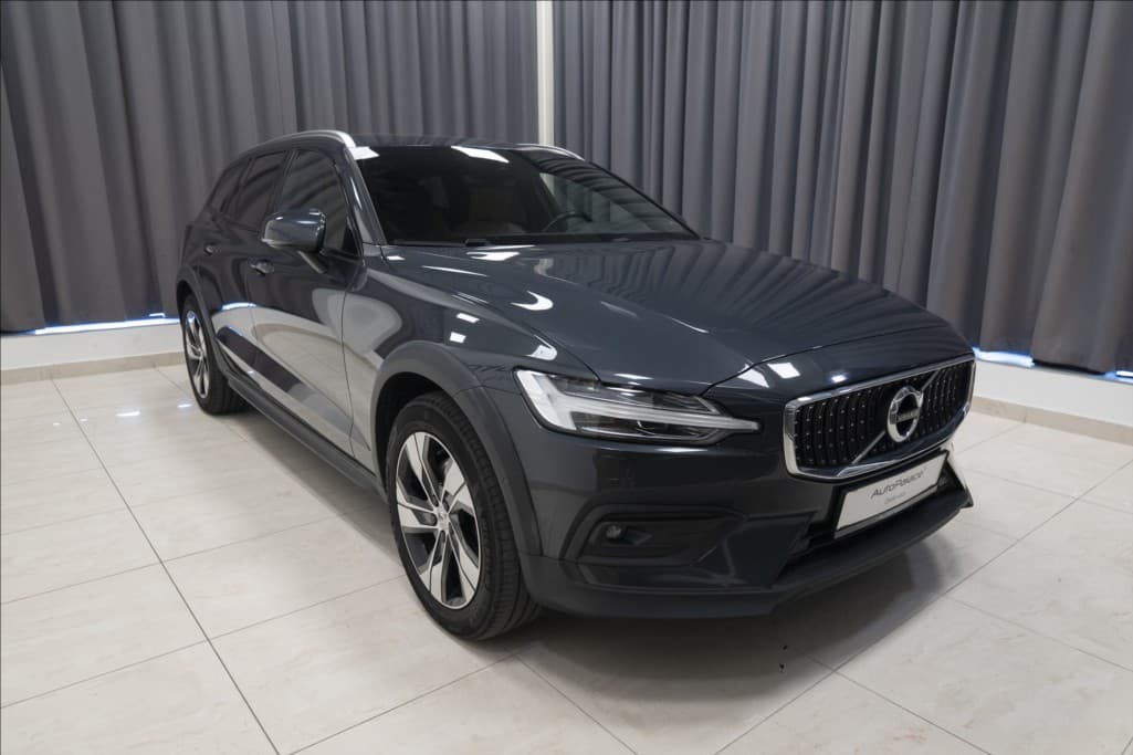 2019 Volvo V60 - 7