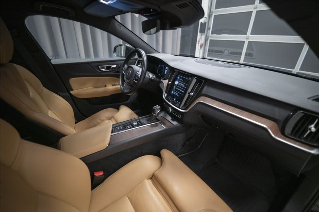 2019 Volvo V60 - 22