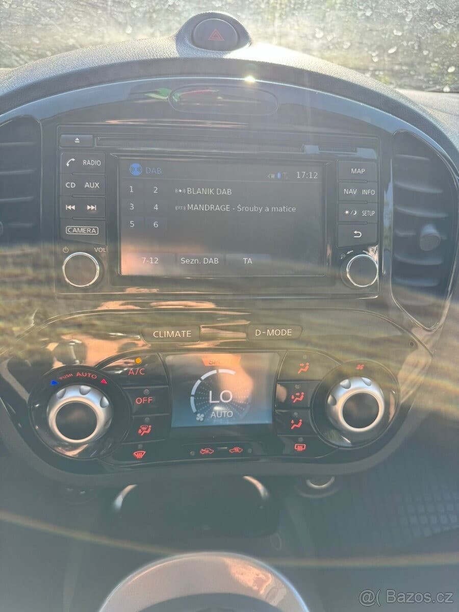 2015 Nissan JUKE - 23