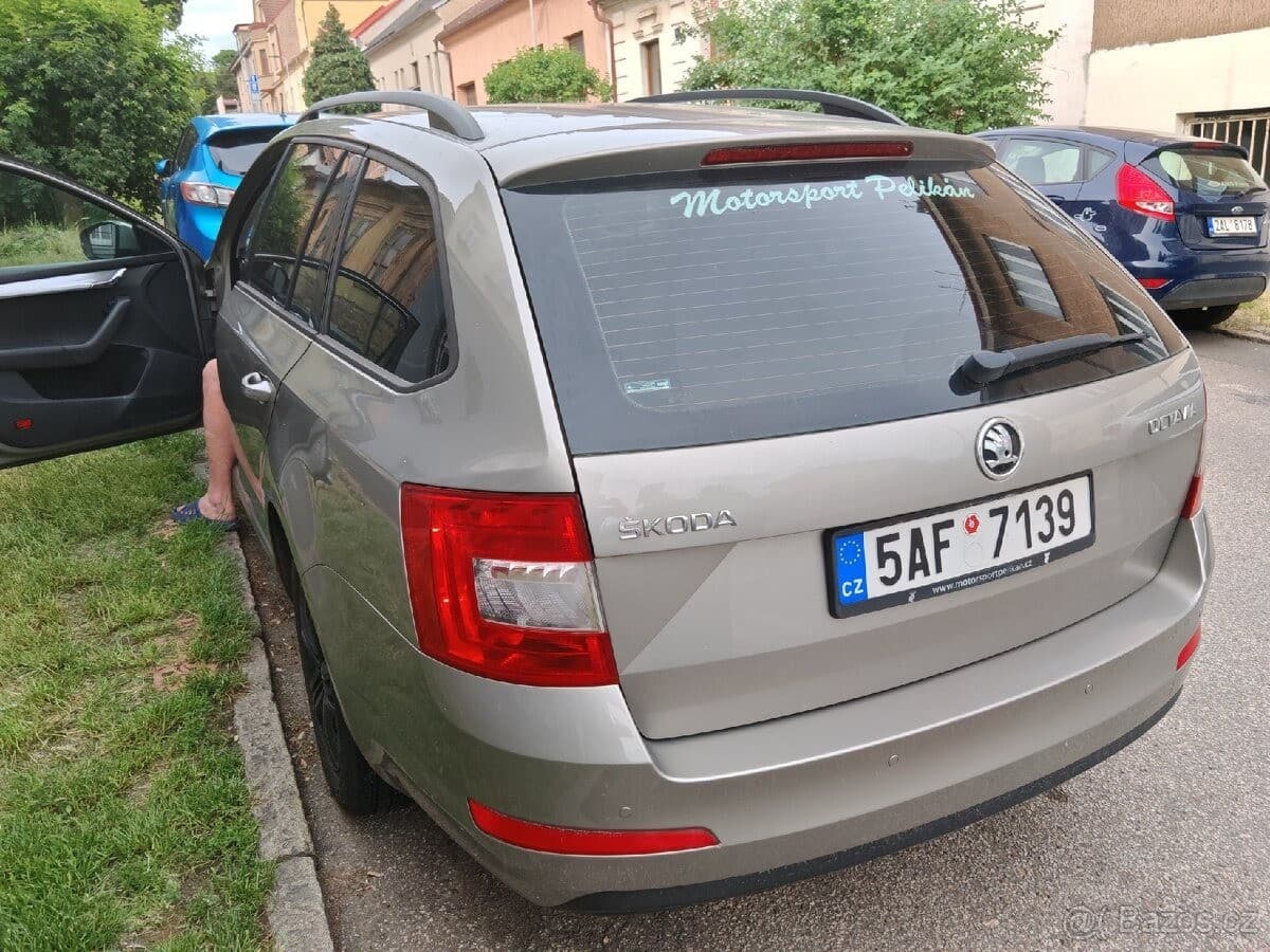 Škoda OCTAVIA - 10