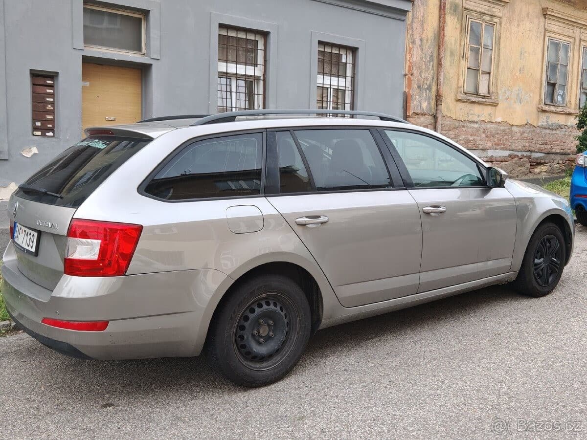 Škoda OCTAVIA - 13