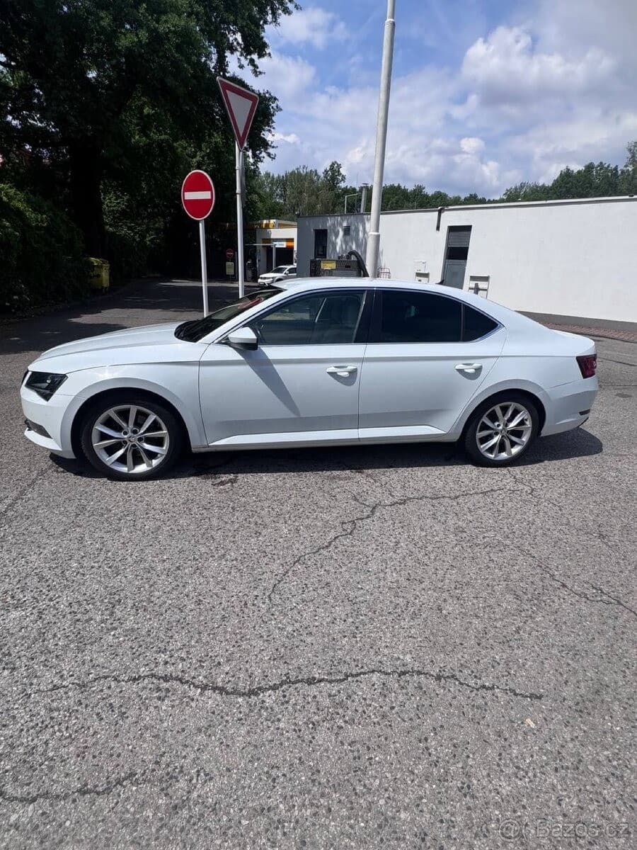 2017 Škoda SUPERB - 8