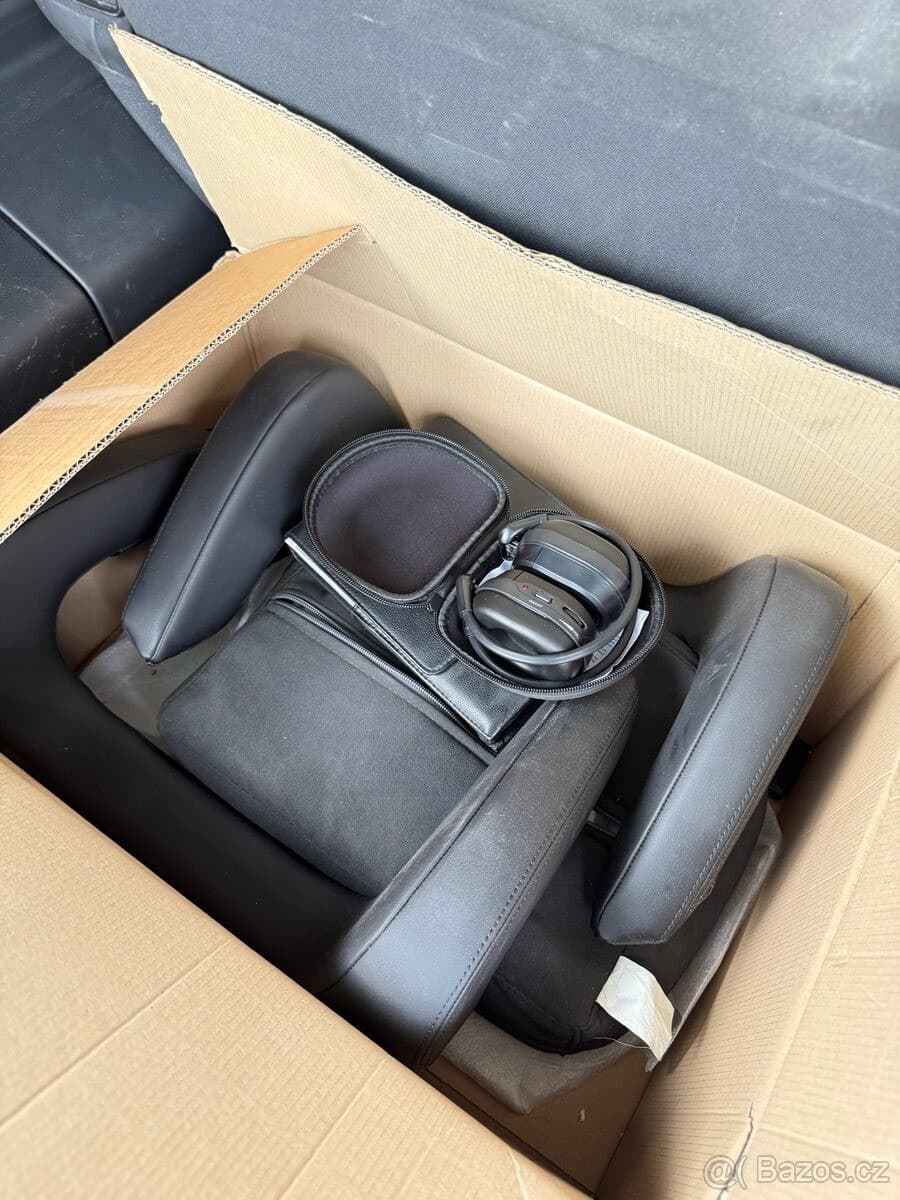 2015 Volkswagen MULTIVAN - 25