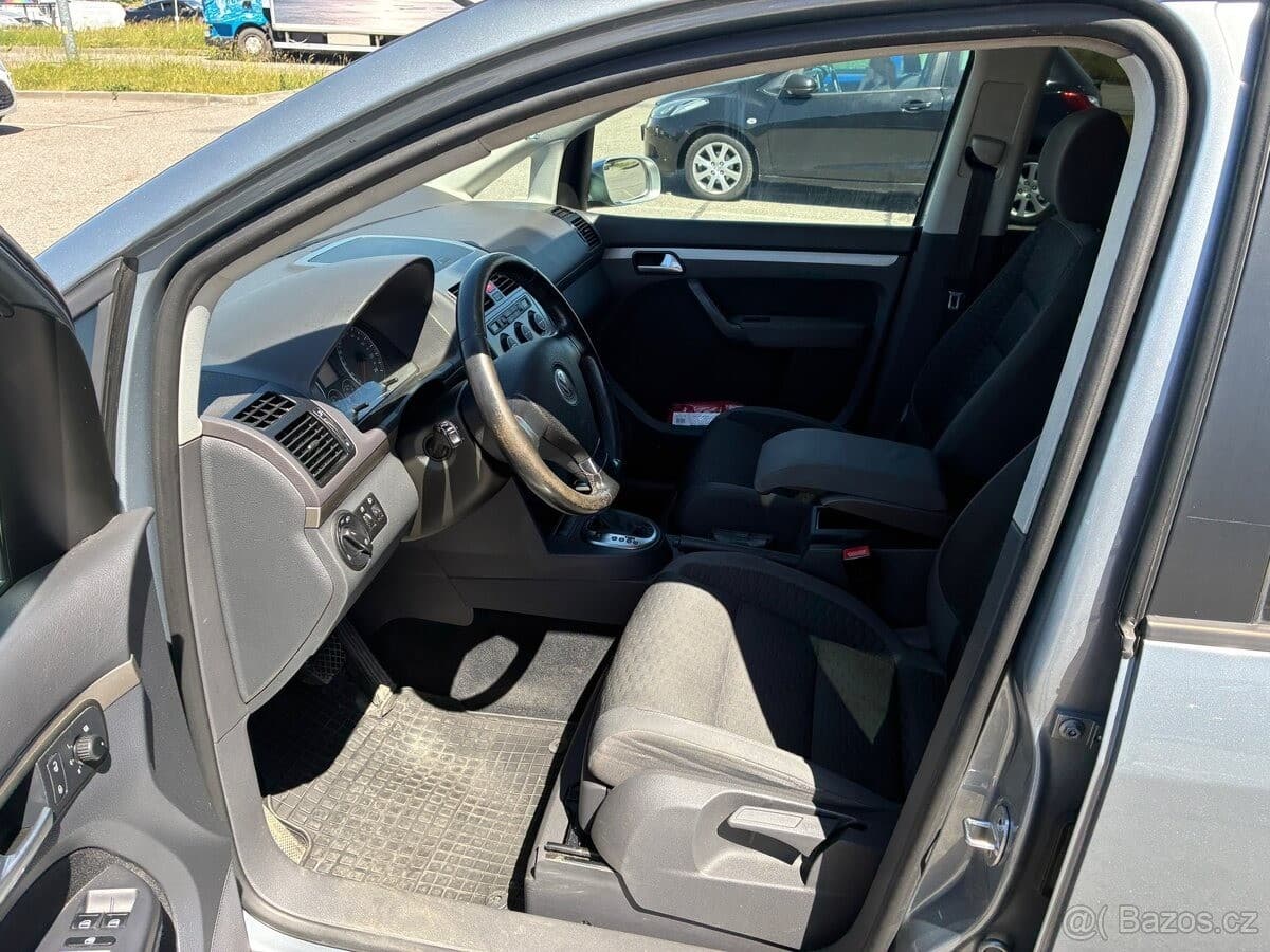 2010 Volkswagen TOURAN - 12