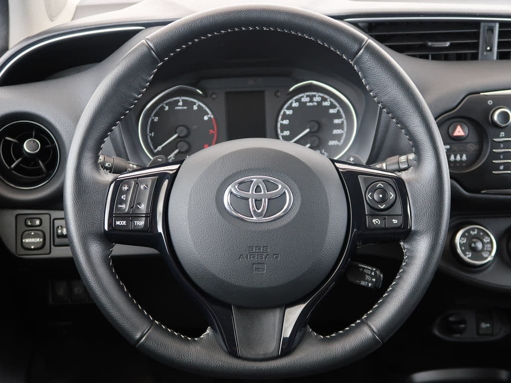 2018 Toyota YARIS - 29