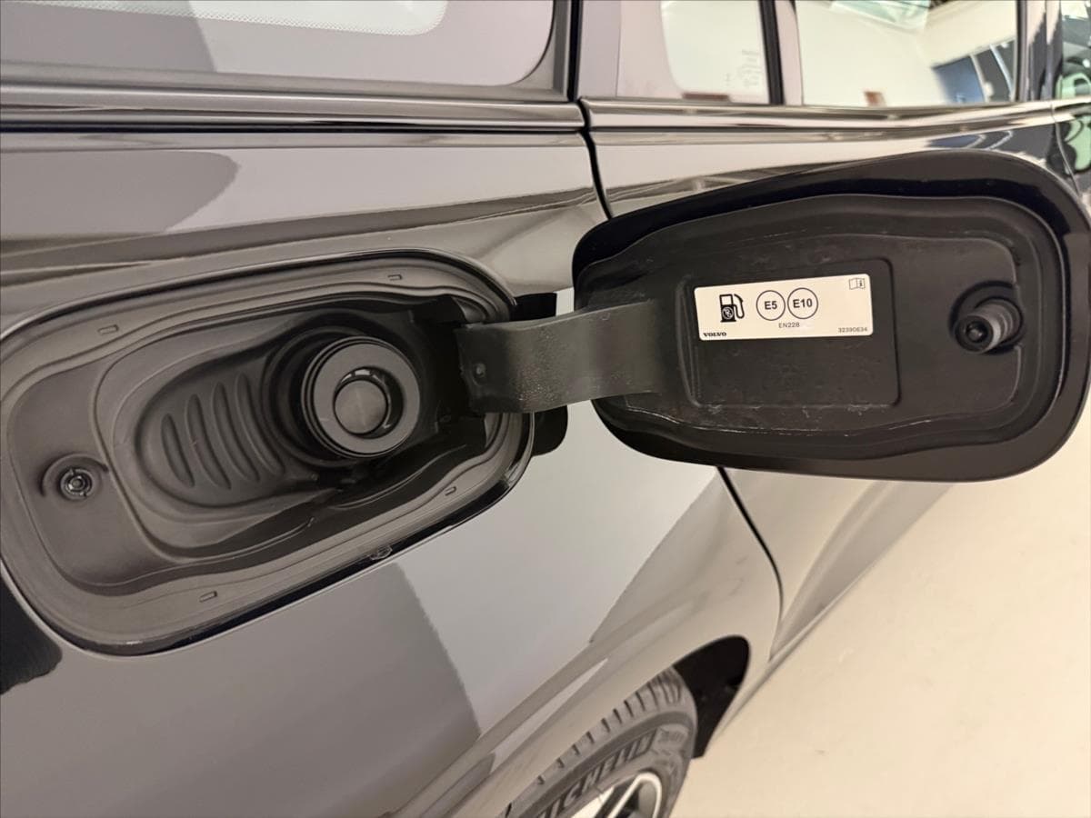 2026 Volvo V60 - 25