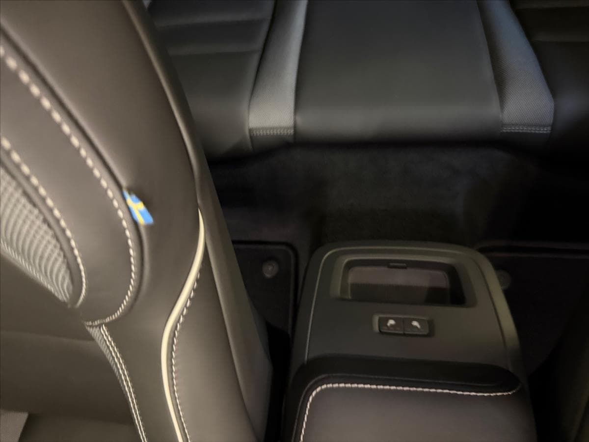 2026 Volvo V60 - 29