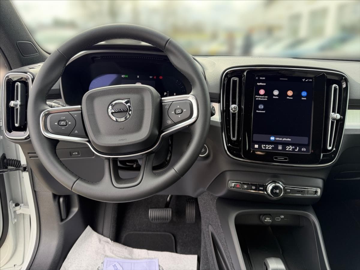 2026 Volvo XC40 - 19
