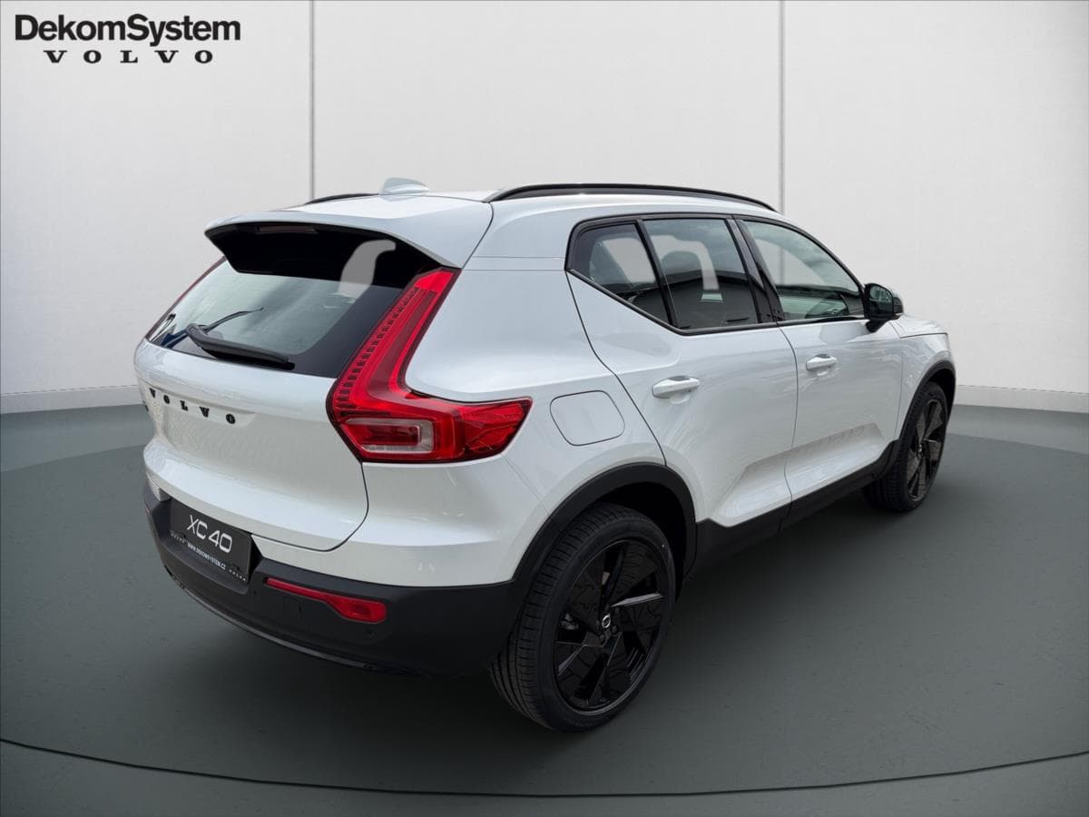 2026 Volvo XC40 - 5