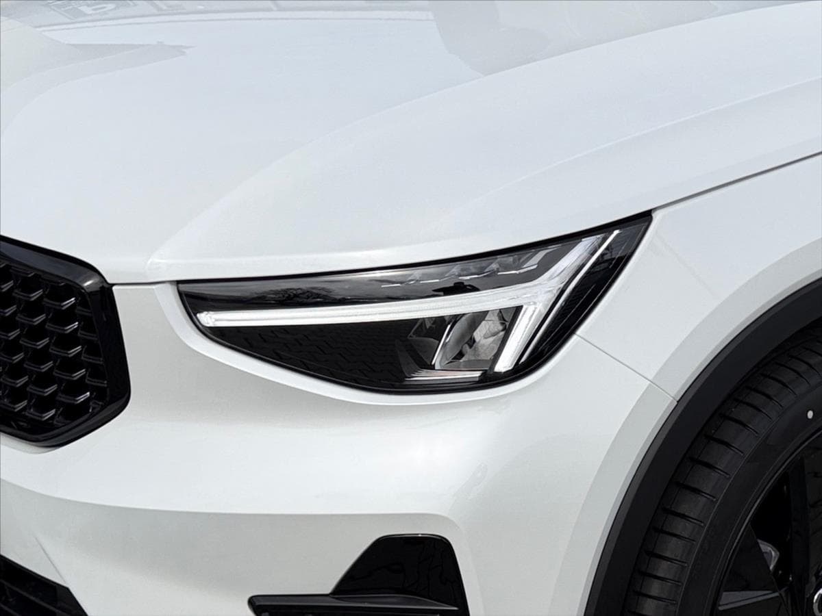 2026 Volvo XC40 - 9