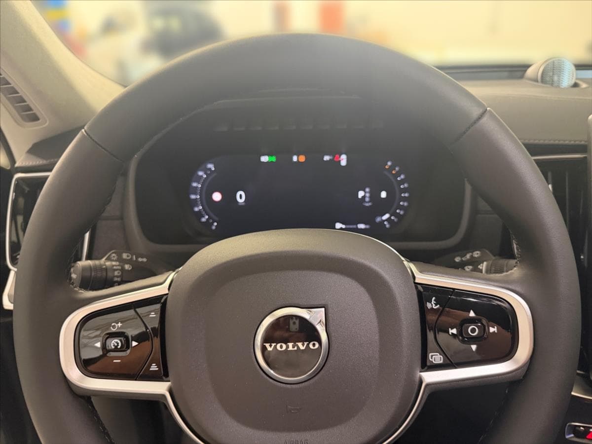 2026 Volvo XC90 - 13