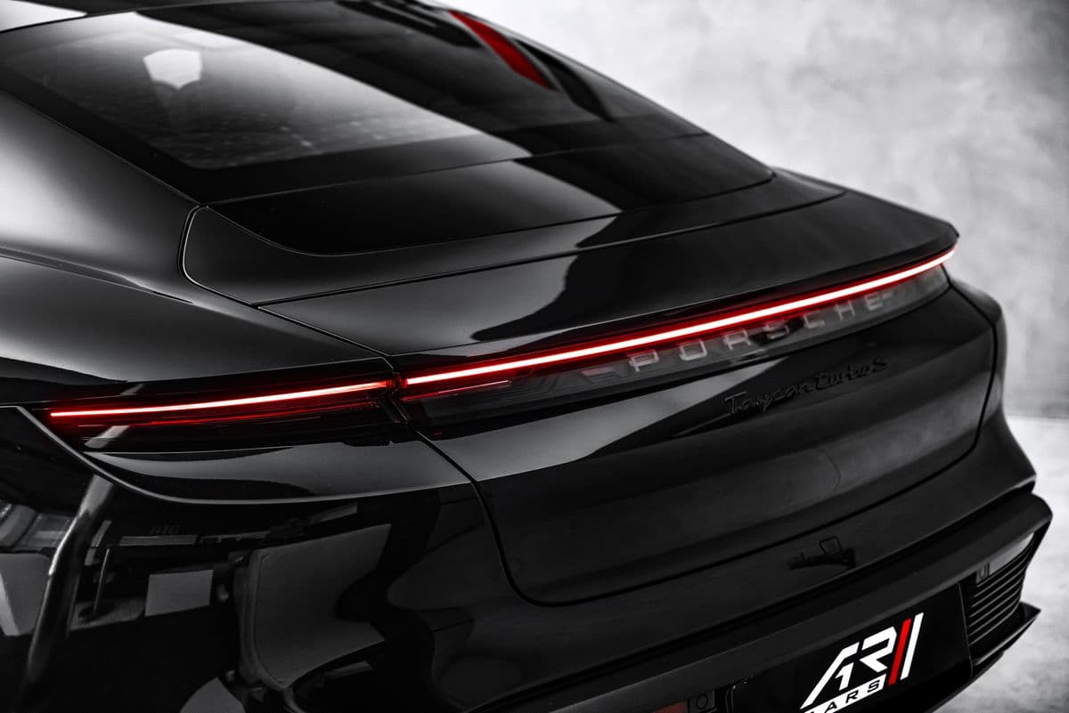 2020 Porsche TAYCAN - 19