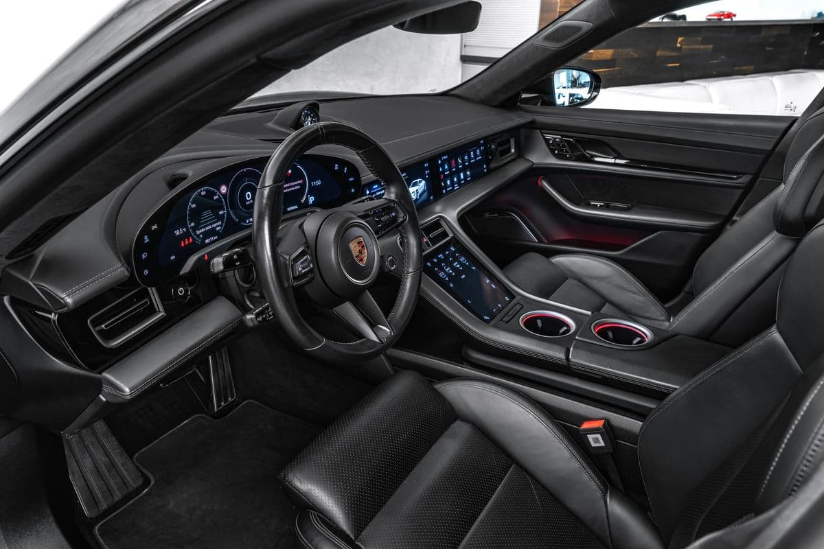2020 Porsche TAYCAN - 23
