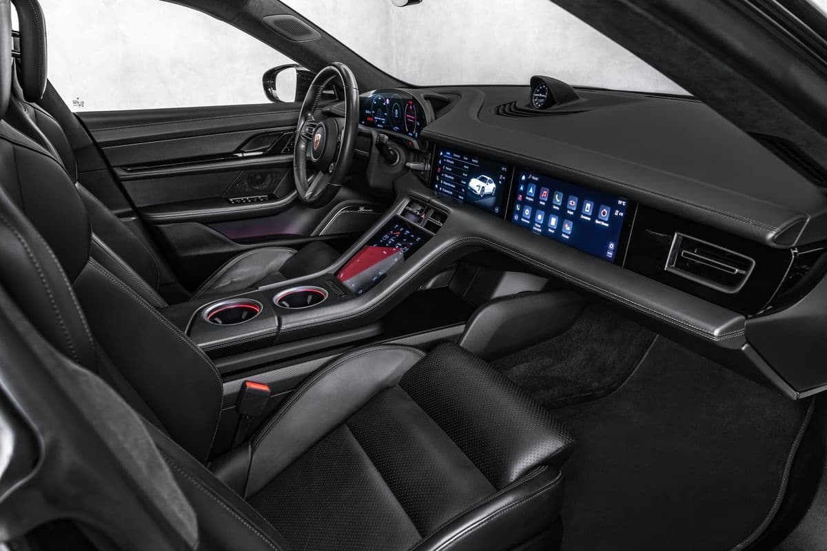 2020 Porsche TAYCAN - 25