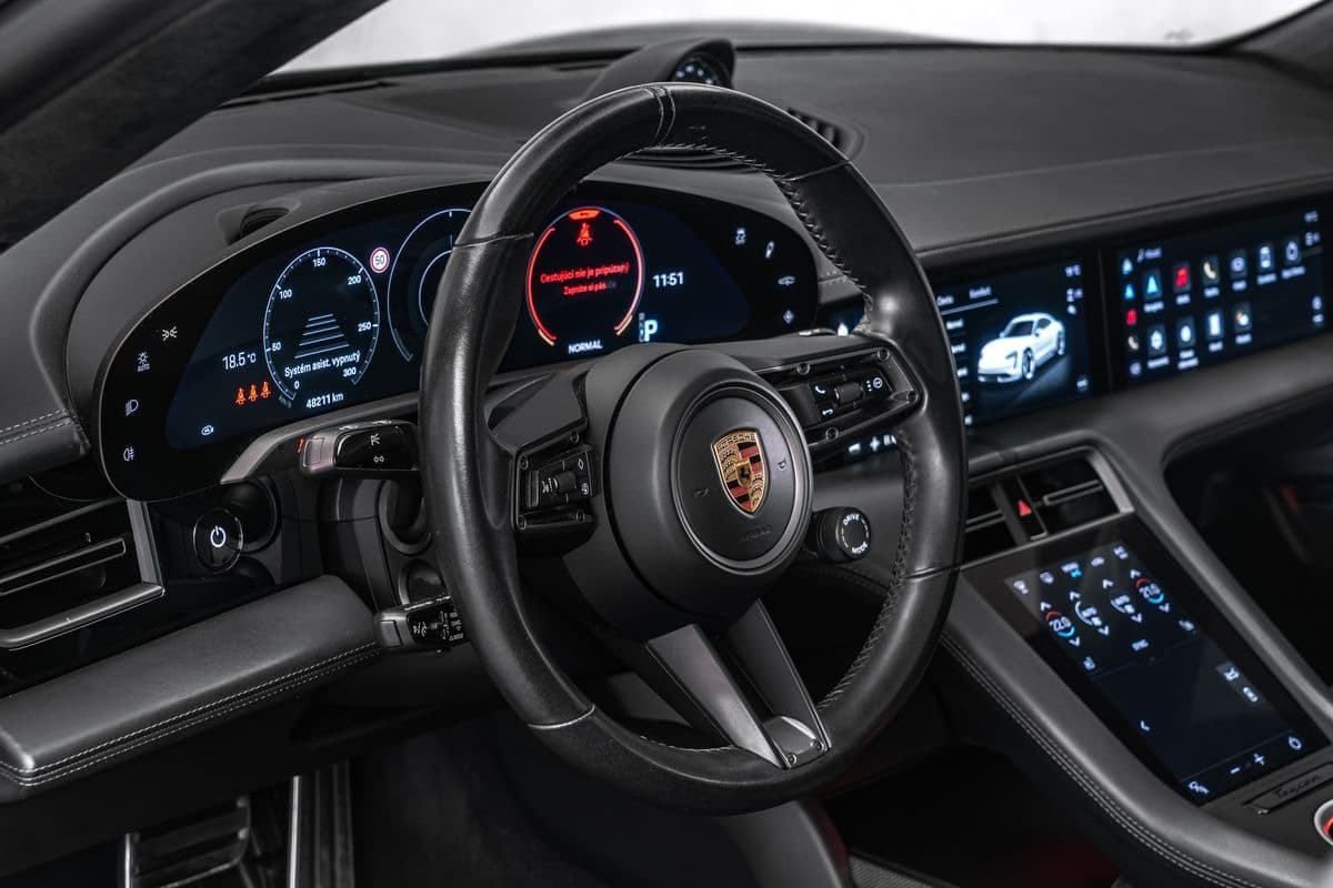 2020 Porsche TAYCAN - 31