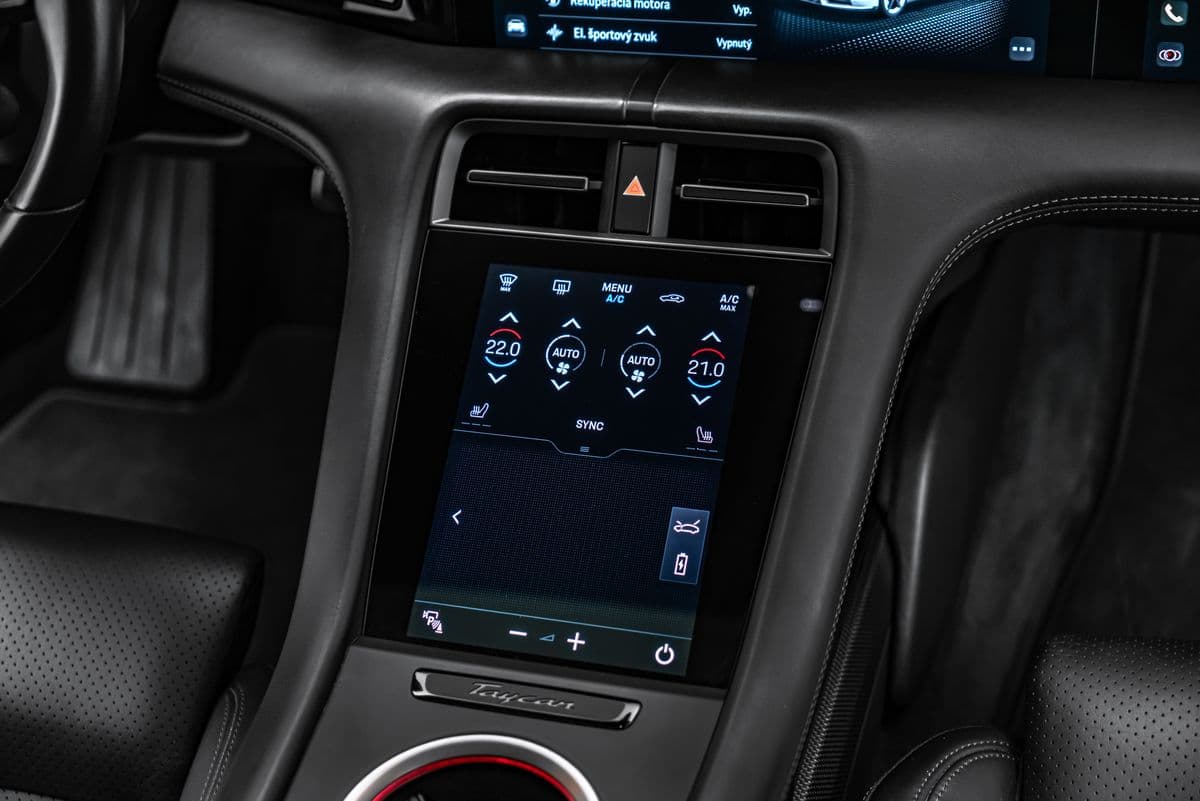 2020 Porsche TAYCAN - 35