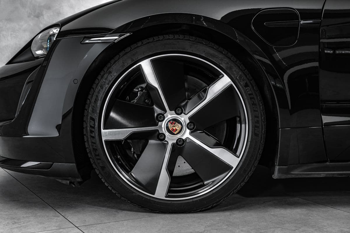2020 Porsche TAYCAN - 3