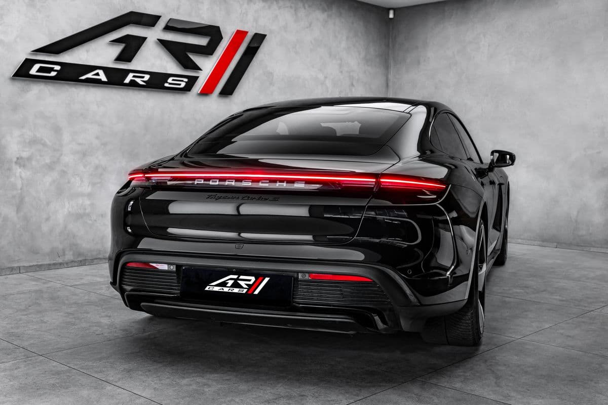 2020 Porsche TAYCAN - 11