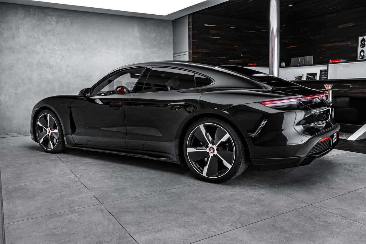 2020 Porsche TAYCAN - 13