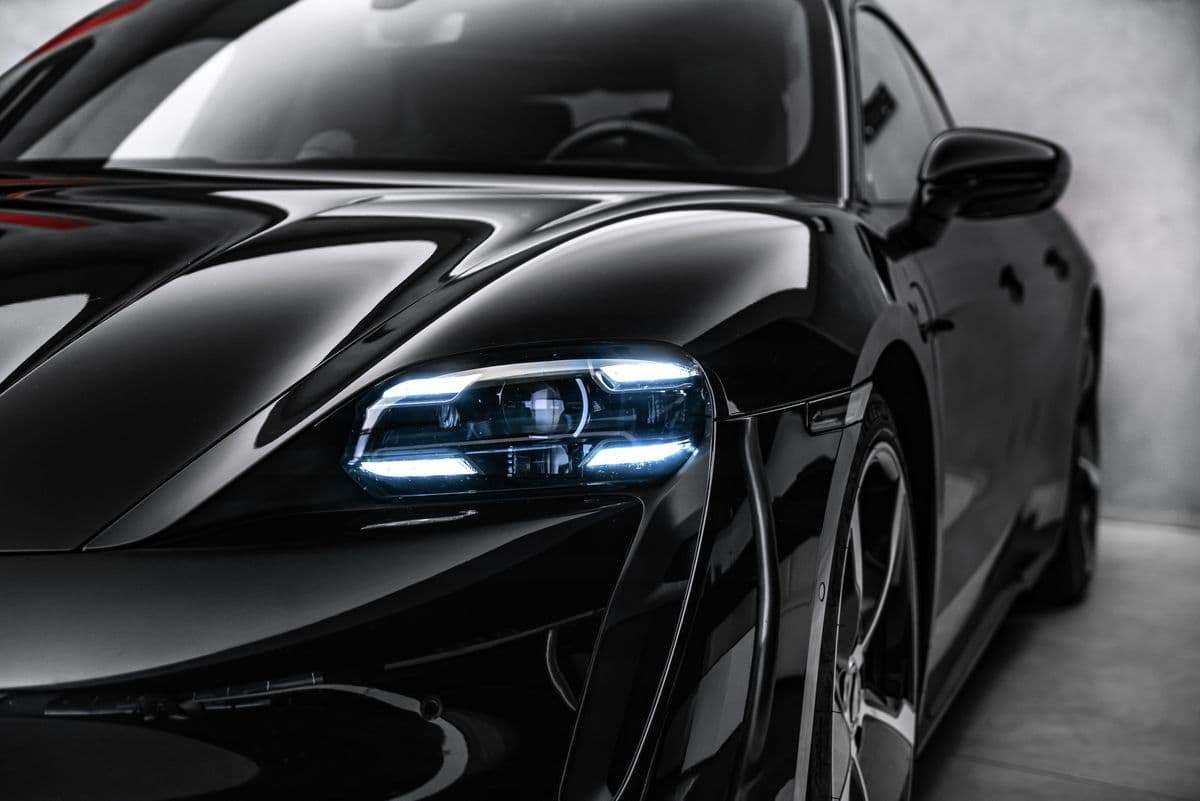 2020 Porsche TAYCAN - 17