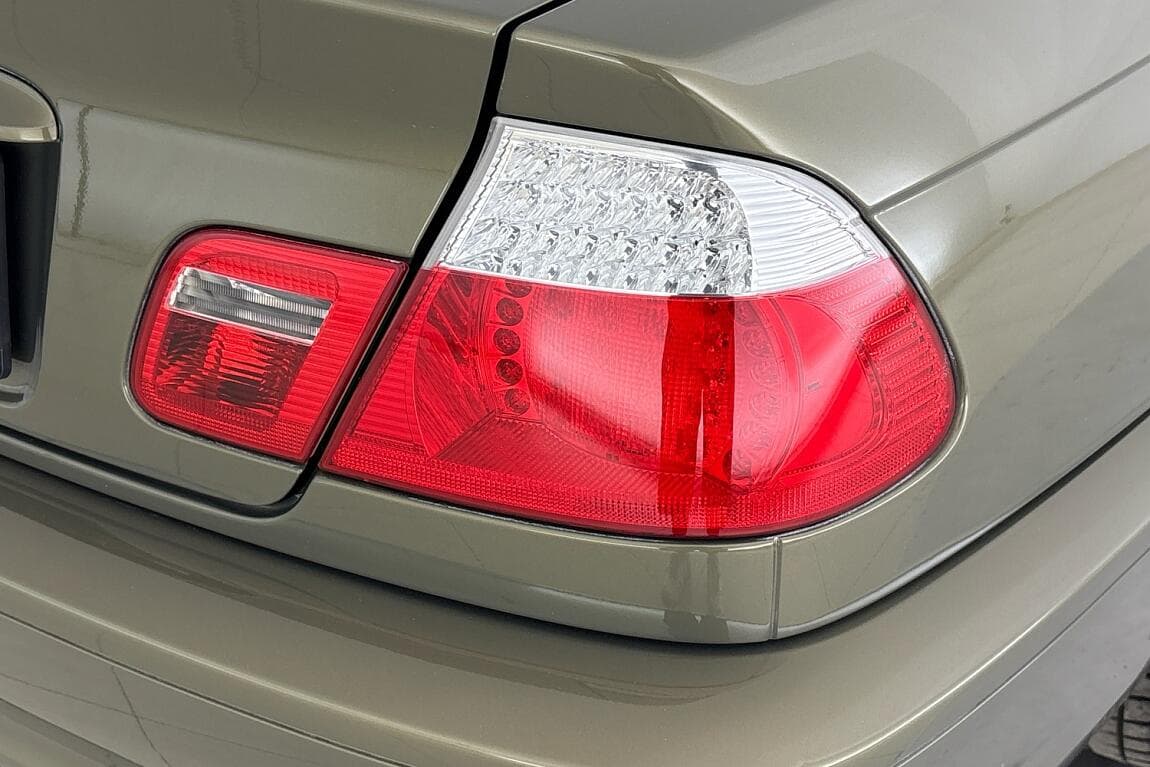 2004 BMW 3-SERIES - 8