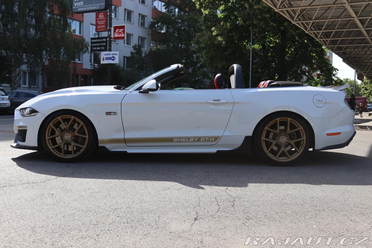 2021 Ford MUSTANG - 15