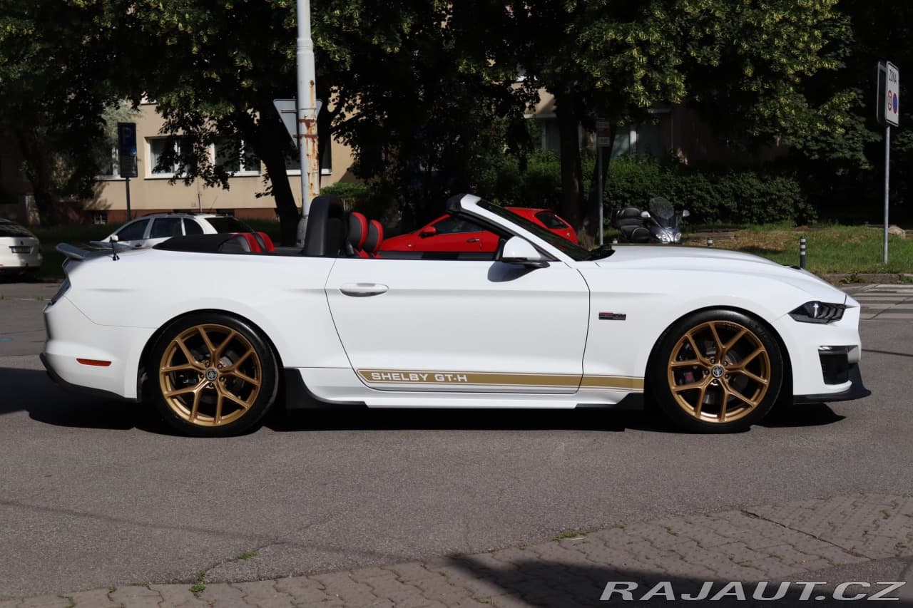 2021 Ford MUSTANG - 9
