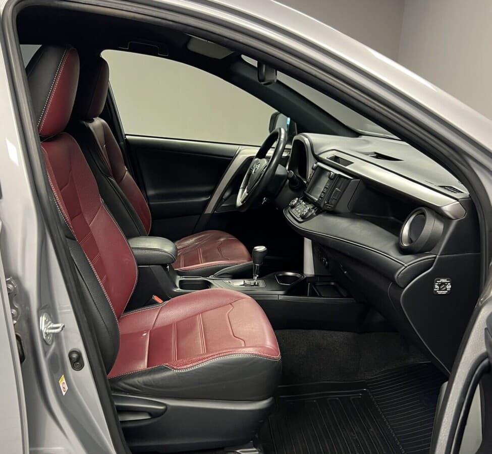 2018 Toyota RAV4 - 10