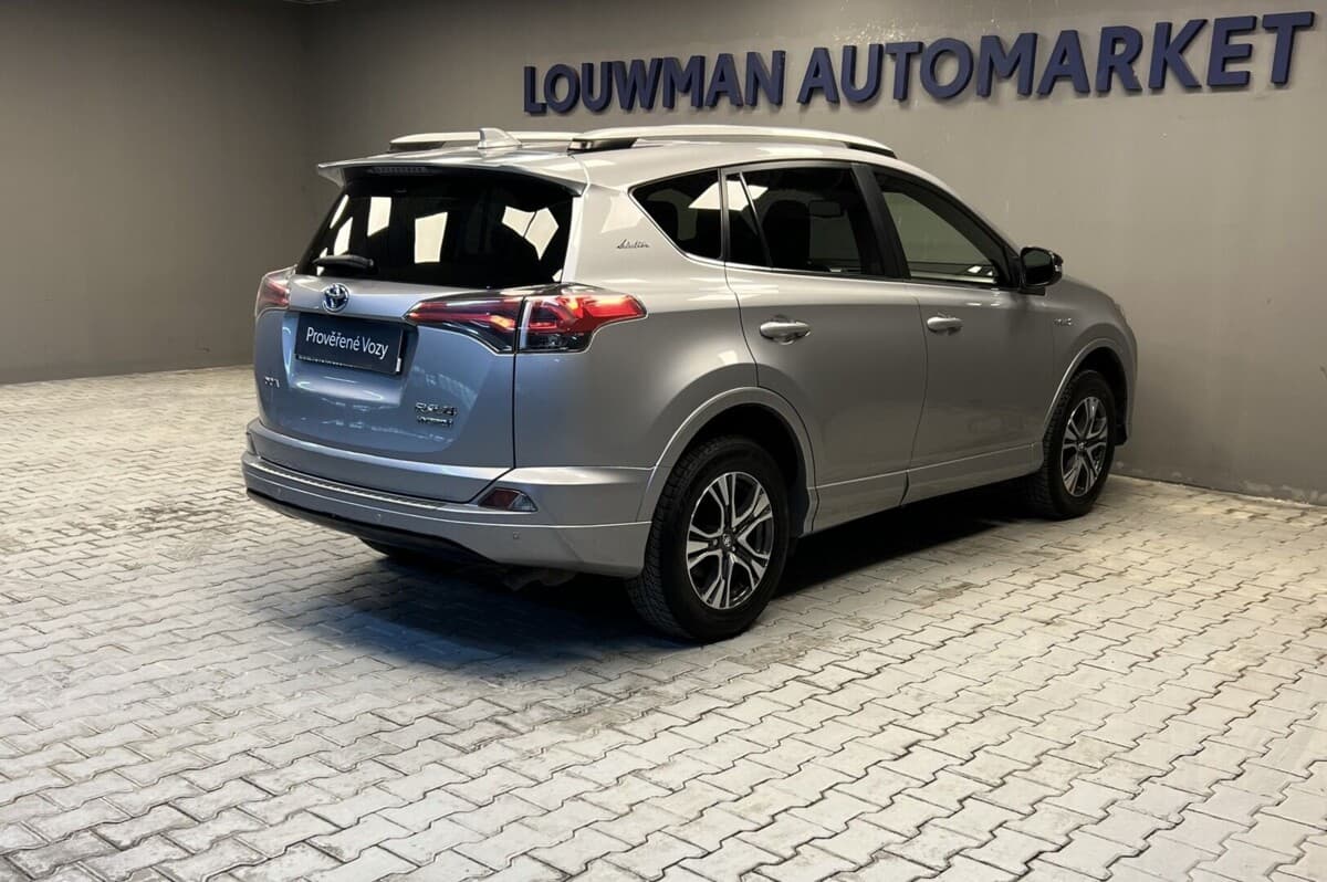 2018 Toyota RAV4 - 2