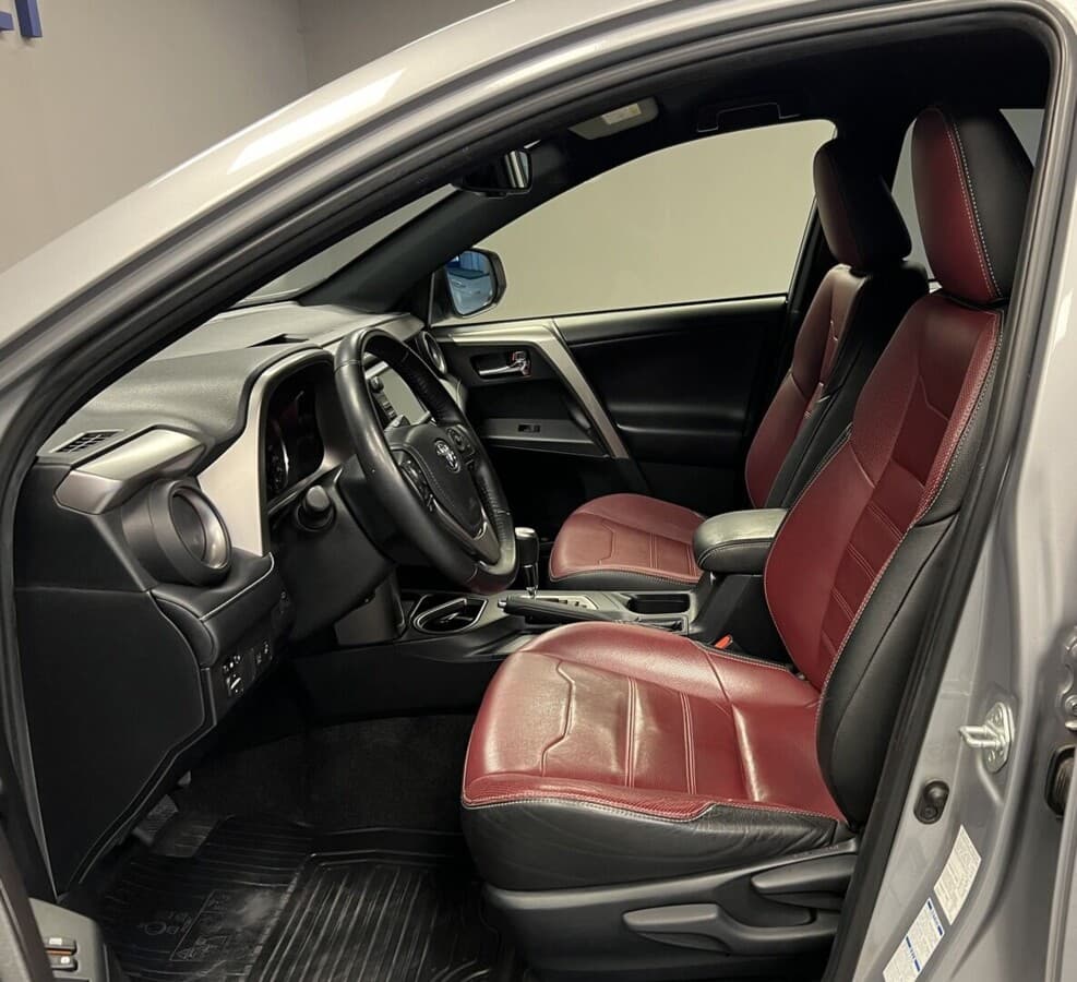 2018 Toyota RAV4 - 9